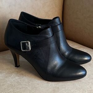 Vince Camuto Vonilesa Black Leather Low-Cut Booties Casual Classic Size 9